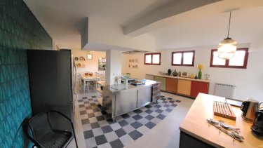 Fonds et murs commerciaux a vendre Saint-Benoît-la-Forêt 37500 Indre-et-Loire 361 m2  559000 euros