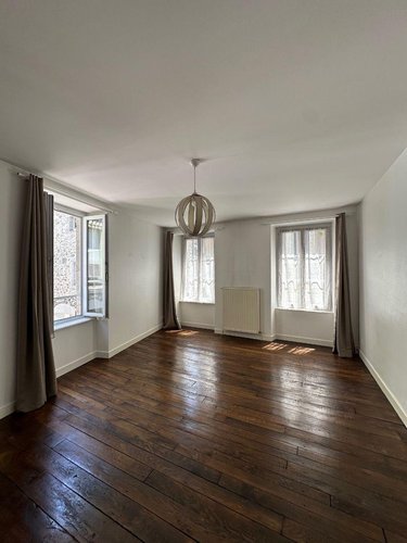 Location appartement Ussel 19200 Corrèze 60 m2 2 pièces 450 euros