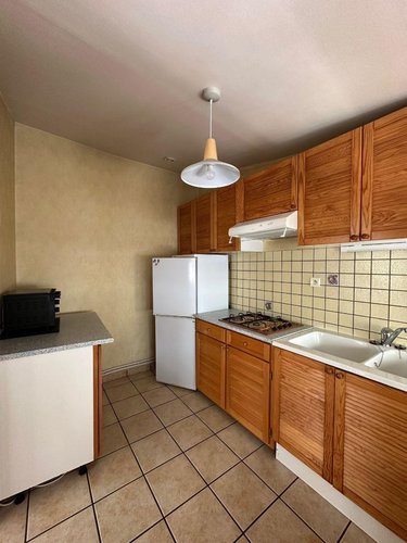 Location appartement Ussel 19200 Corrèze 60 m2 2 pièces 450 euros