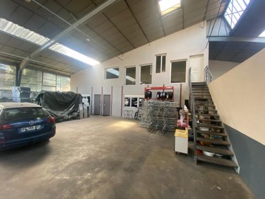 Garage et parking a vendre Mâcon 71000 Saône-et-Loire 840 m2  850000 euros