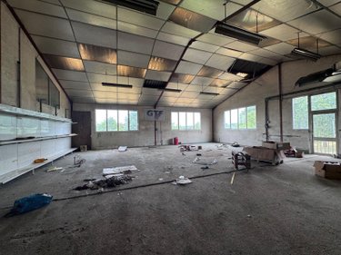 Fonds et murs commerciaux a vendre Aixe-sur-Vienne 87700 Haute-Vienne 1500 m2  337400 euros