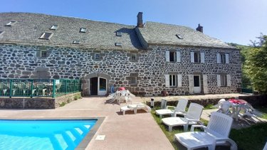 propriete a vendre Paulhac 15430 Cantal 300 m2  530000 euros