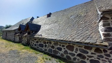 propriete a vendre Paulhac 15430 Cantal 300 m2  530000 euros