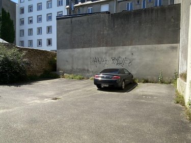Garage et parking a vendre Brest 29200 Finistère  7200 euros
