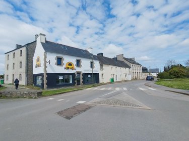 Immeuble a vendre Milizac 29290 Finistère 95 m2  260800 euros
