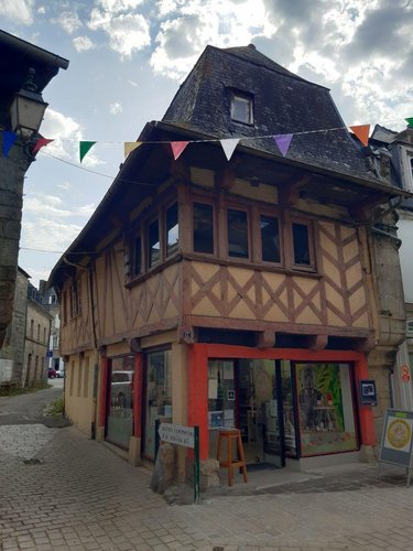 Immeuble a vendre Pontivy 56300 Morbihan 205 m2  194000 euros