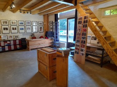 Fonds et murs commerciaux a vendre La Gacilly 56200 Morbihan 60 m2  183400 euros