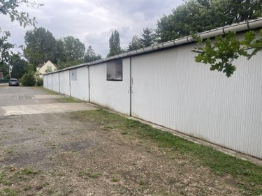 Garage et parking a vendre Mulsanne 72230 Sarthe 550 m2  116600 euros