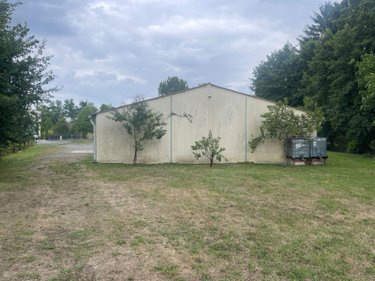 Garage et parking a vendre Mulsanne 72230 Sarthe 550 m2  116600 euros