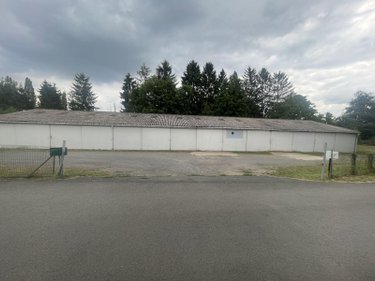 Garage et parking a vendre Mulsanne 72230 Sarthe 550 m2  116600 euros
