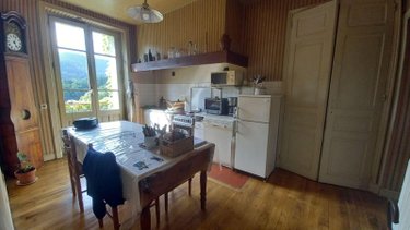 Maison a vendre Vic-sur-Cère 15800 Cantal 308 m2  138300 euros