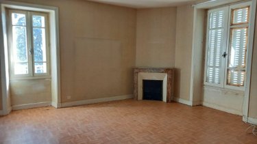 Maison a vendre Vic-sur-Cère 15800 Cantal 308 m2  138300 euros