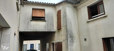 Immeuble a vendre Lezay 79120 Deux-Sèvres 325 m2  106100 euros