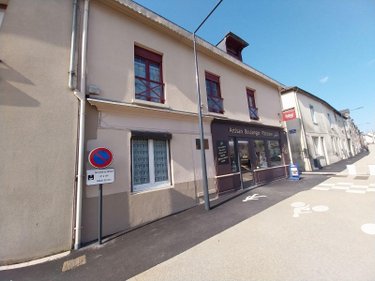Fonds et murs commerciaux a vendre La Guerche-de-Bretagne 35130 Ille-et-Vilaine  208000 euros