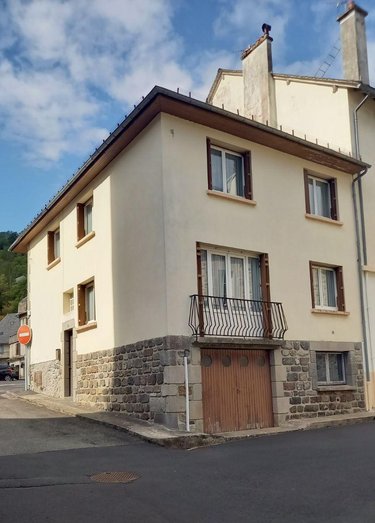 Maison a vendre Thiézac 15800 Cantal 117 m2  99000 euros