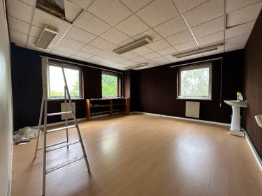 Fonds et murs commerciaux a vendre Quimper 29000 Finistère 102 m2  105760 euros