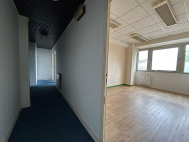 Fonds et murs commerciaux a vendre Quimper 29000 Finistère 102 m2  105760 euros