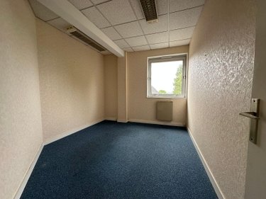 Fonds et murs commerciaux a vendre Quimper 29000 Finistère 102 m2  105760 euros