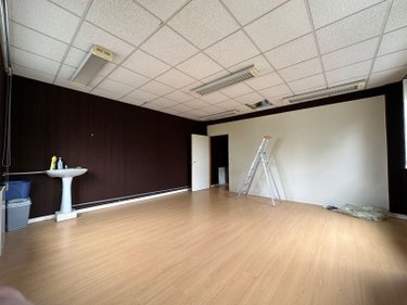 Fonds et murs commerciaux a vendre Quimper 29000 Finistère 102 m2  105760 euros