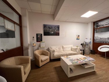 Location fonds et murs commerciaux Bordeaux 33000 Gironde 204 m2  3475 euros
