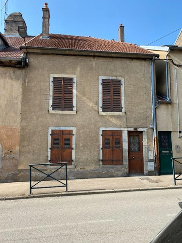 Vente aux encheres immeuble de rapport Vesoul 70000 Haute-Saône 127 m2  110000 euros