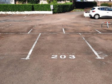 Garage et parking a vendre Le Mans 72000 Sarthe  11720 euros