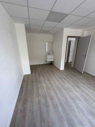 Location divers Saint-Sylvestre-Cappel 59114 Nord 19 m2  587 euros