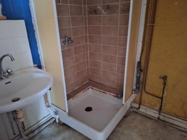 Immeuble a vendre Saint-Denis-de-Gastines 53500 Mayenne 218 m2  73500 euros