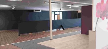 Fonds et murs commerciaux a vendre Saint-James 50240 Manche 1130 m2  243800 euros