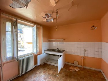 Immeuble a vendre Saint-Cernin 15310 Cantal 110 m2  48000 euros