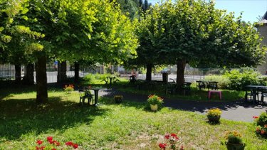 Fonds et murs commerciaux a vendre Mandailles-Saint-Julien 15590 Cantal 487 m2  653373 euros