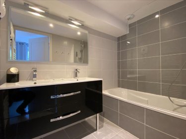 Fonds et murs commerciaux a vendre Mandailles-Saint-Julien 15590 Cantal 487 m2  653373 euros