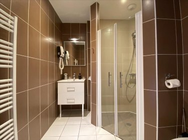 Fonds et murs commerciaux a vendre Mandailles-Saint-Julien 15590 Cantal 487 m2  653373 euros