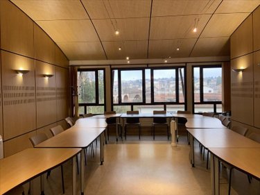 Fonds et murs commerciaux a vendre Aurillac 15000 Cantal 1039 m2  1092000 euros
