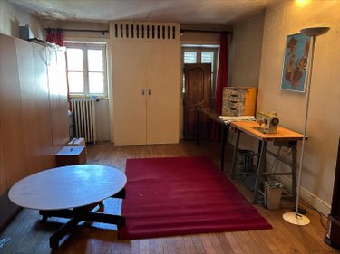 Immeuble a vendre Aurillac 15000 Cantal 374 m2  254400 euros