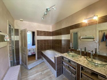 Maison a vendre Saint-Chamant 15140 Cantal 151 m2 6 pièces 296800 euros