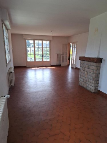 Location maison Châteaugiron 35410 Ille-et-Vilaine 152 m2 6 pièces 950 euros