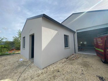 Fonds et murs commerciaux a vendre Bruges 33520 Gironde 352 m2  776000 euros