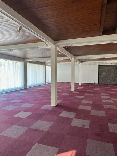 Location fonds et murs commerciaux Ussel 19200 Corrèze 300 m2  1800 euros