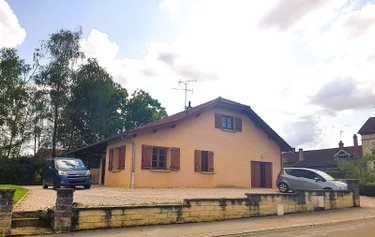 Location maison Montpont-en-Bresse 71470 Saône-et-Loire 90 m2 4 pièces 750 euros