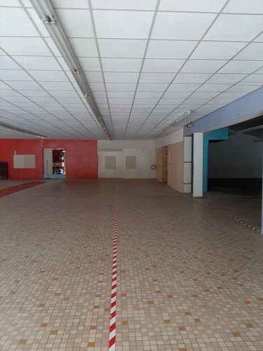 Fonds et murs commerciaux a vendre Pipriac 35550 Ille-et-Vilaine 750 m2  177000 euros