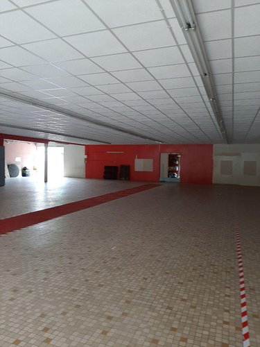 Fonds et murs commerciaux a vendre Pipriac 35550 Ille-et-Vilaine 750 m2  177000 euros