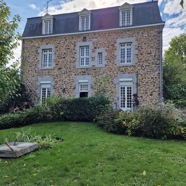 Maison a vendre Mayenne 53100 Mayenne 257 m2 7 pièces 320850 euros