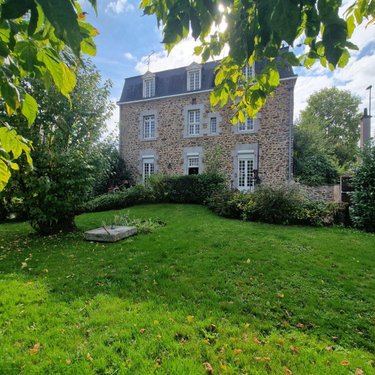 Maison a vendre Mayenne 53100 Mayenne 257 m2 7 pièces 248000 euros