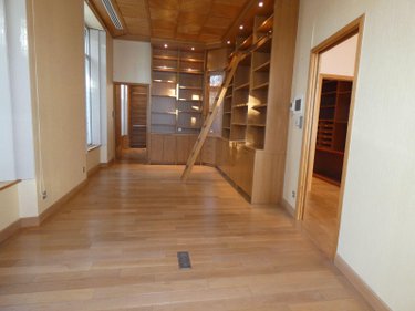 Immeuble a vendre Vichy 03200 Allier 377 m2  1680000 euros