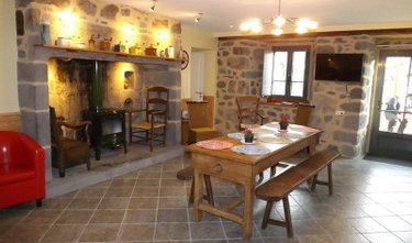 propriete a vendre Neussargues en Pinatelle 15170 Cantal 400 m2 20 pièces 999000 euros