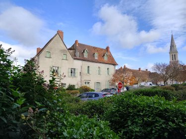 Immeuble a vendre Chantelle 03140 Allier 295 m2  175000 euros