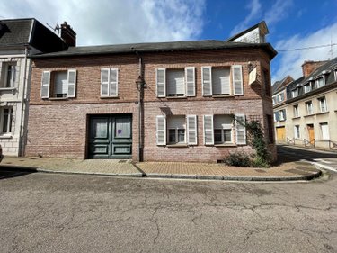 Fonds et murs commerciaux a vendre Eu 76260 Seine-Maritime 240 m2  397000 euros