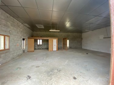 Location fonds et murs commerciaux Mâcon 71000 Saône-et-Loire 185 m2  860 euros