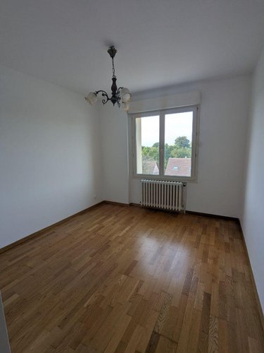 Location maison Nogent-le-Rotrou 28400 Eure-et-Loir 76 m2 4 pièces 750 euros